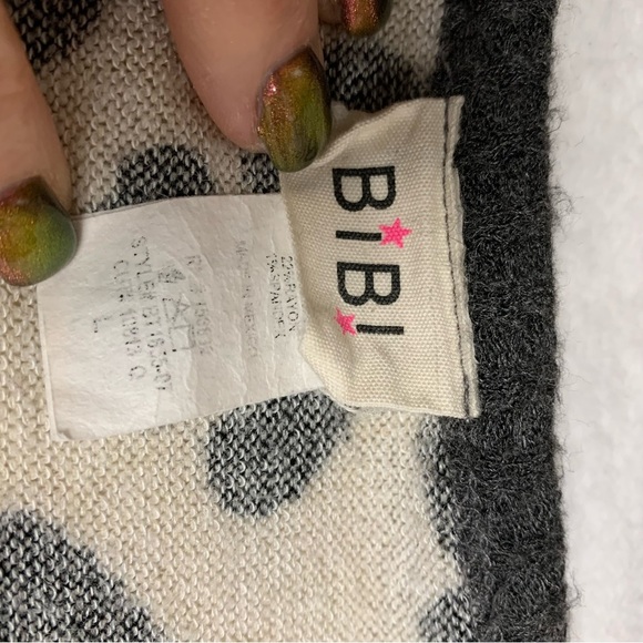 BiBi large beige/black Leopard Print V-Neck Sweater - Picture 5 of 8